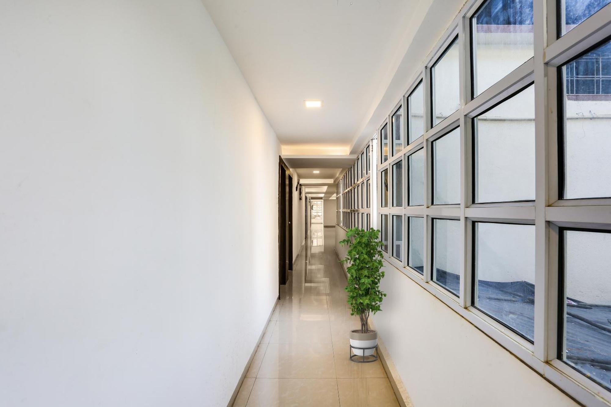 Capital O Arsh Executive Inn 뭄바이 외부 사진